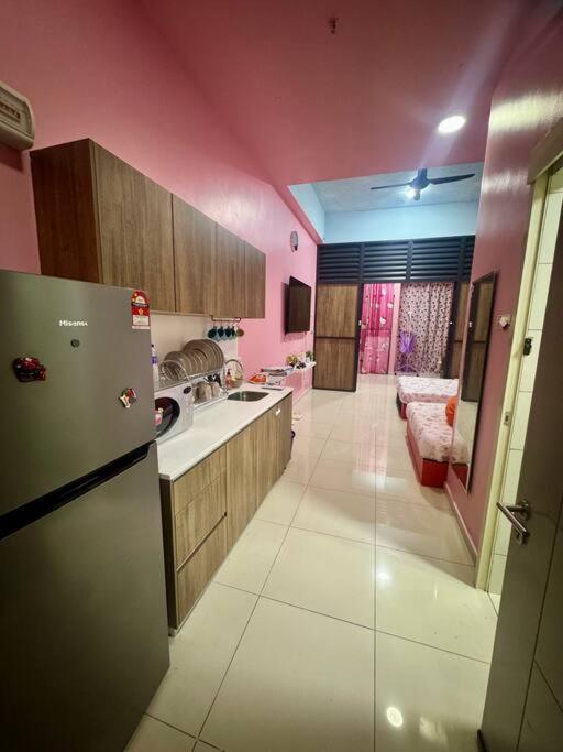 Hello Kitty Homestay - Cameron Highlands - Spacious Studio - Perfect For Families - Sleeps 4 And Baby Tanah Rata Exterior foto