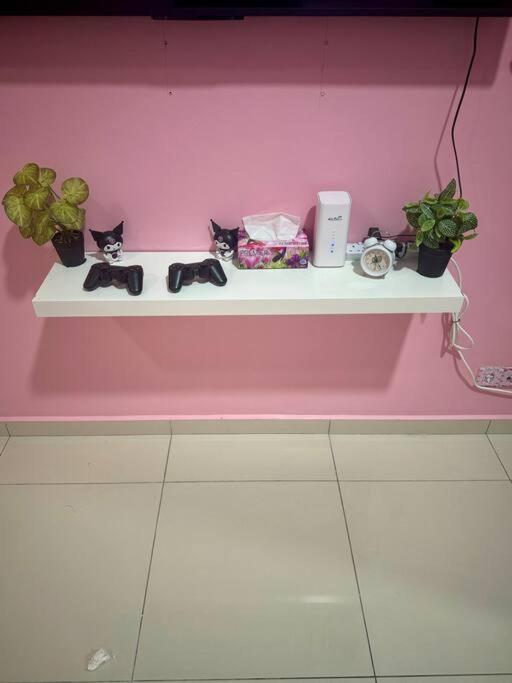 Hello Kitty Homestay - Cameron Highlands - Spacious Studio - Perfect For Families - Sleeps 4 And Baby Tanah Rata Exterior foto